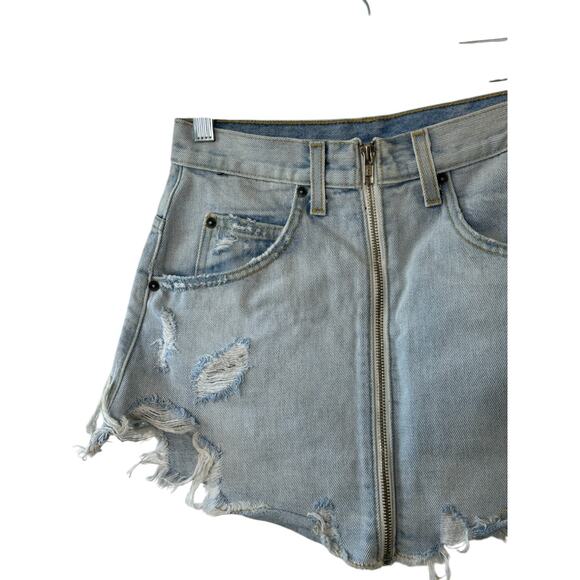 Carmar Full Zip Light Wash Distressed Raw Hem Denim Skirt Size 26 - Picture 7 of 10